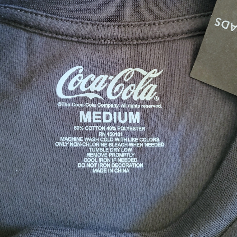 Grayson Threads🧵 Coca-Cola🥤 Graphic Tee👕 - NWT - Picture 4 of 10